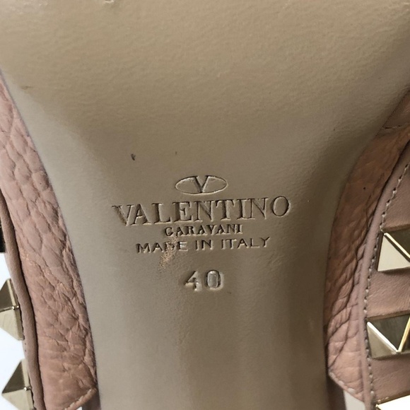 Valentino Garavani Pink Studded Heels – Chicopick Valentino Garavani Women\'s Pink Studded Pointy Heels - Size 40 with COA